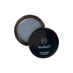 Studio17 - Brush & Puff Cleanser